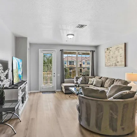 4804 Cayview Avenue 305 Apartment